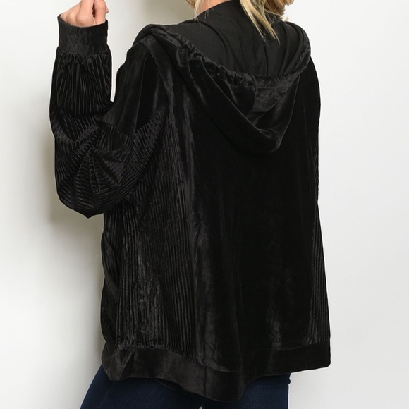 🆕Black velvet hoodie - Picture 3 of 4